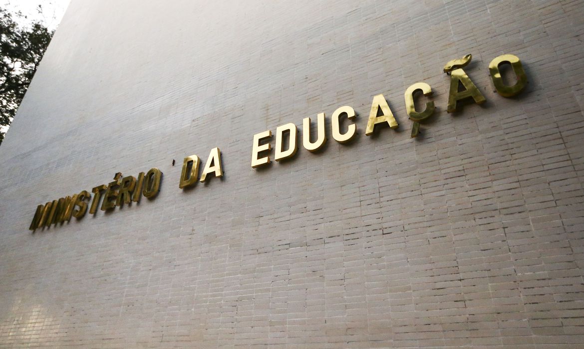 Autoritarismo NÃO: em defesa da autonomia e democracia