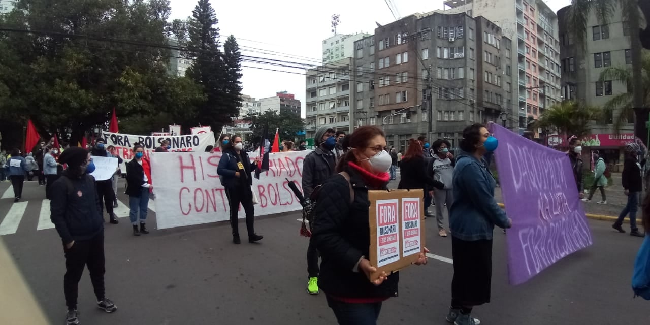 Assufsm participa de ato no 19J