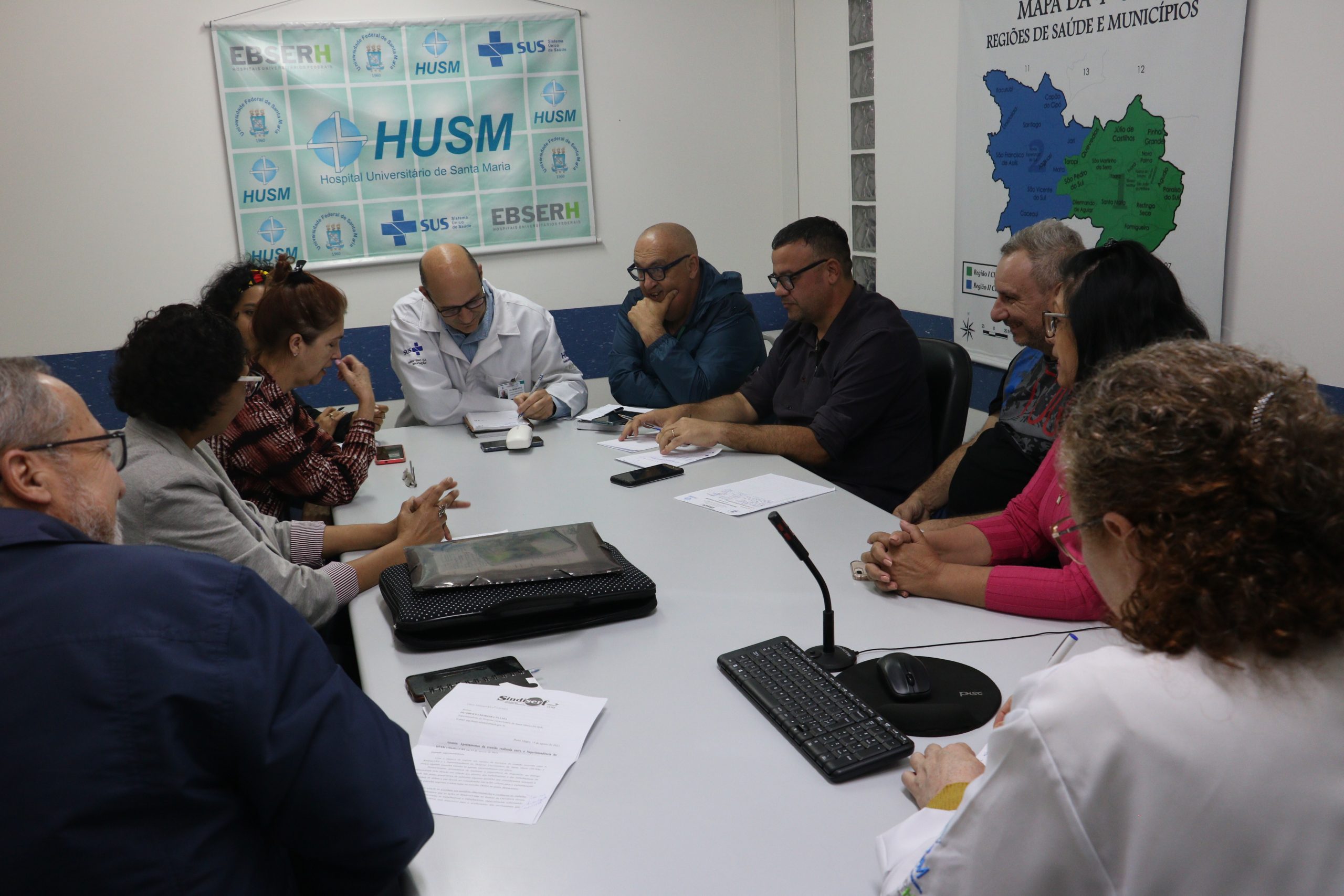 Assufsm participa de reunião com a Superintendência do HUSM