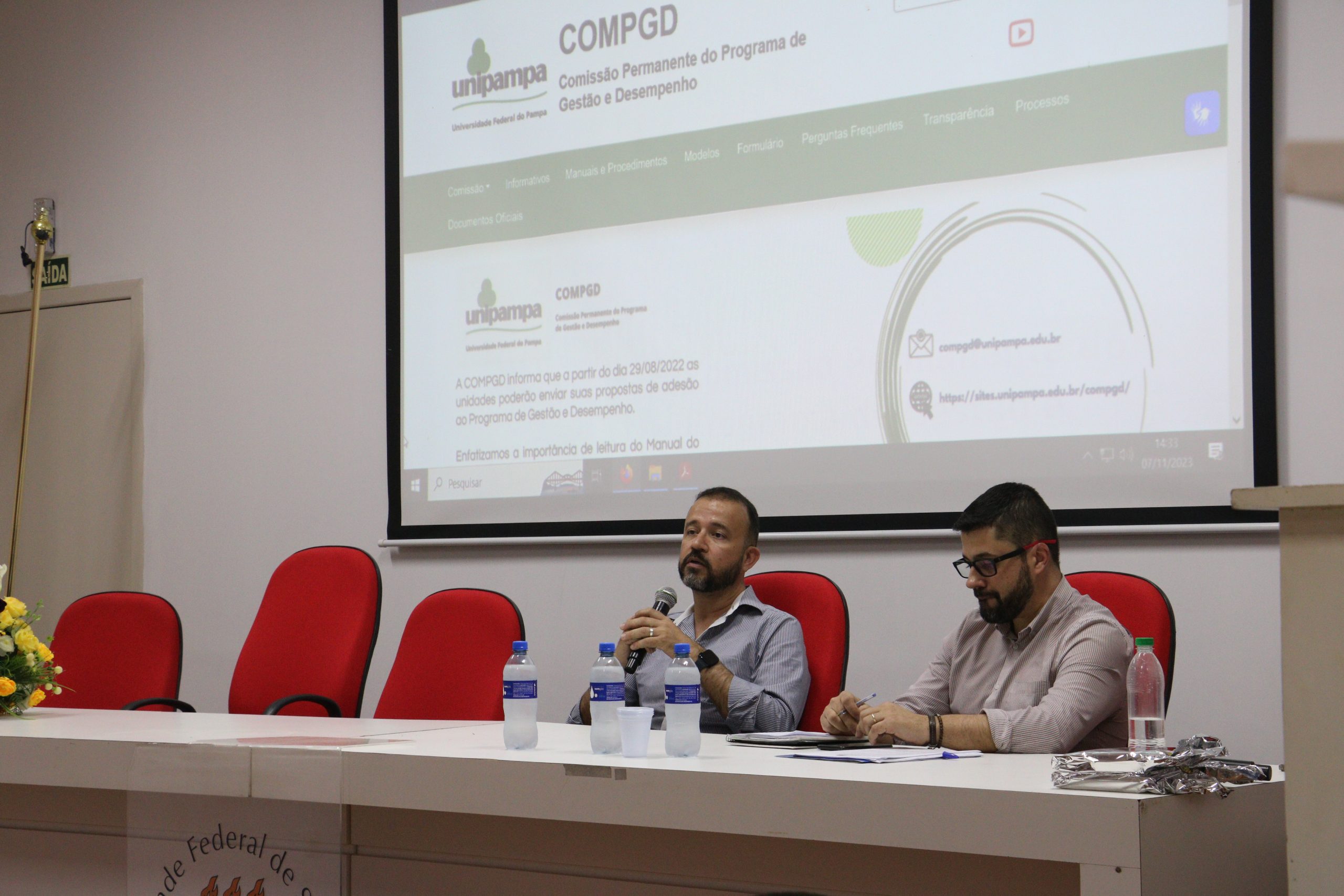 Primeiro dia de paralisação é marcado por discussão sobre o Plano de Gestão e Desempenho na UFSM