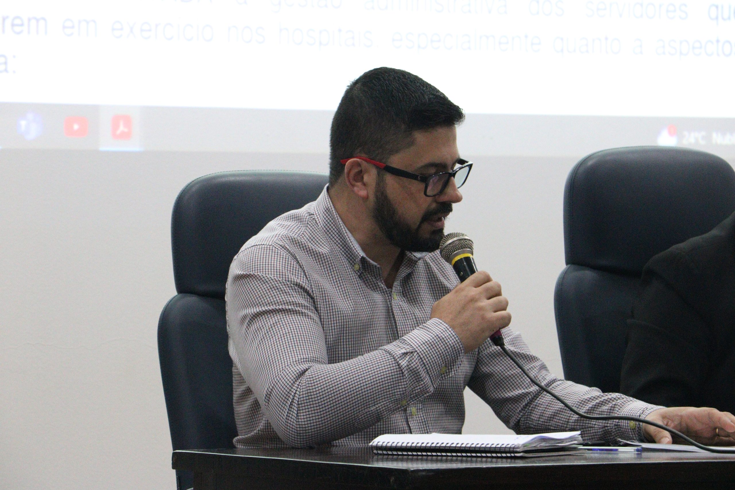 Segundo dia de paralisação tem debate sobre manutenção dos RJUs como RJUs no Hospital Universitário