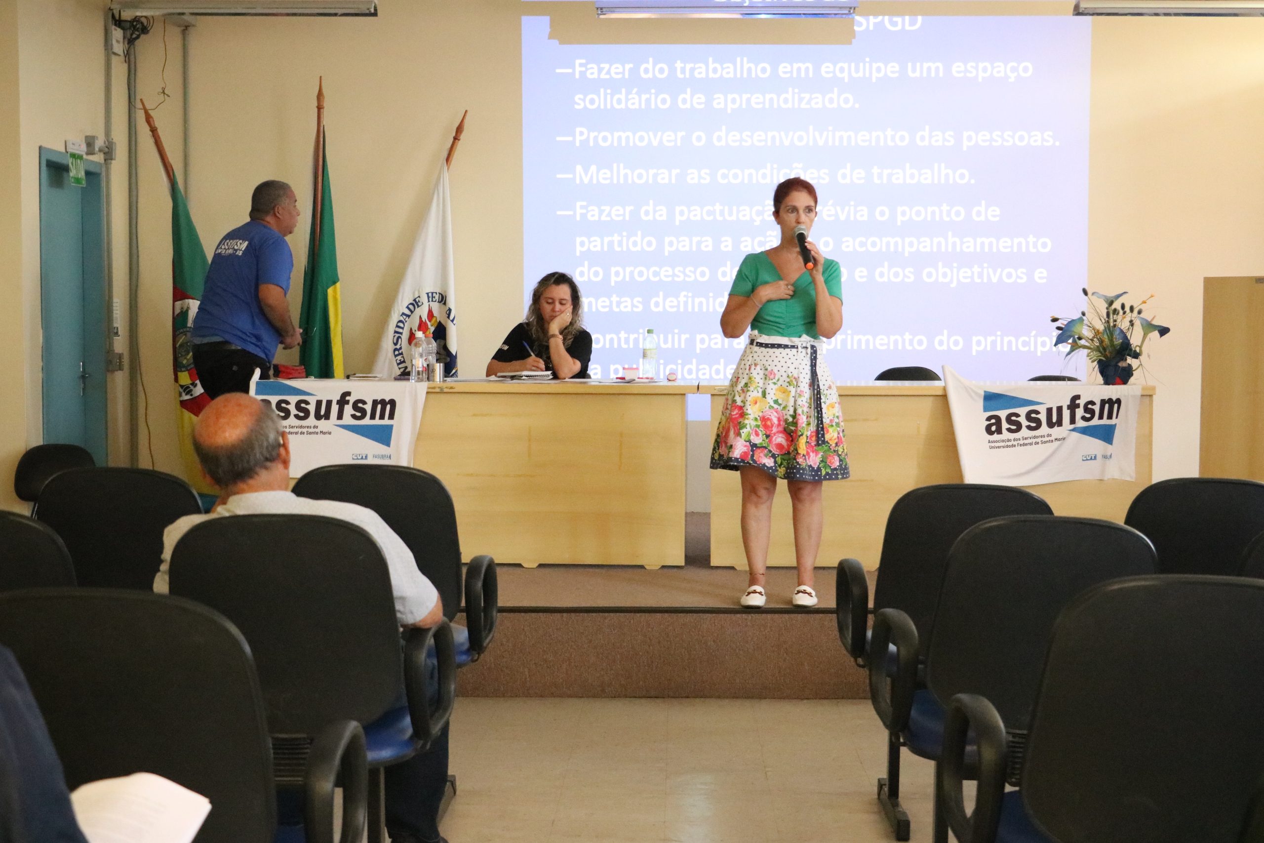 Assembleia temática debate PGD na UFSM e encaminha ações para Plenária da FASUBRA