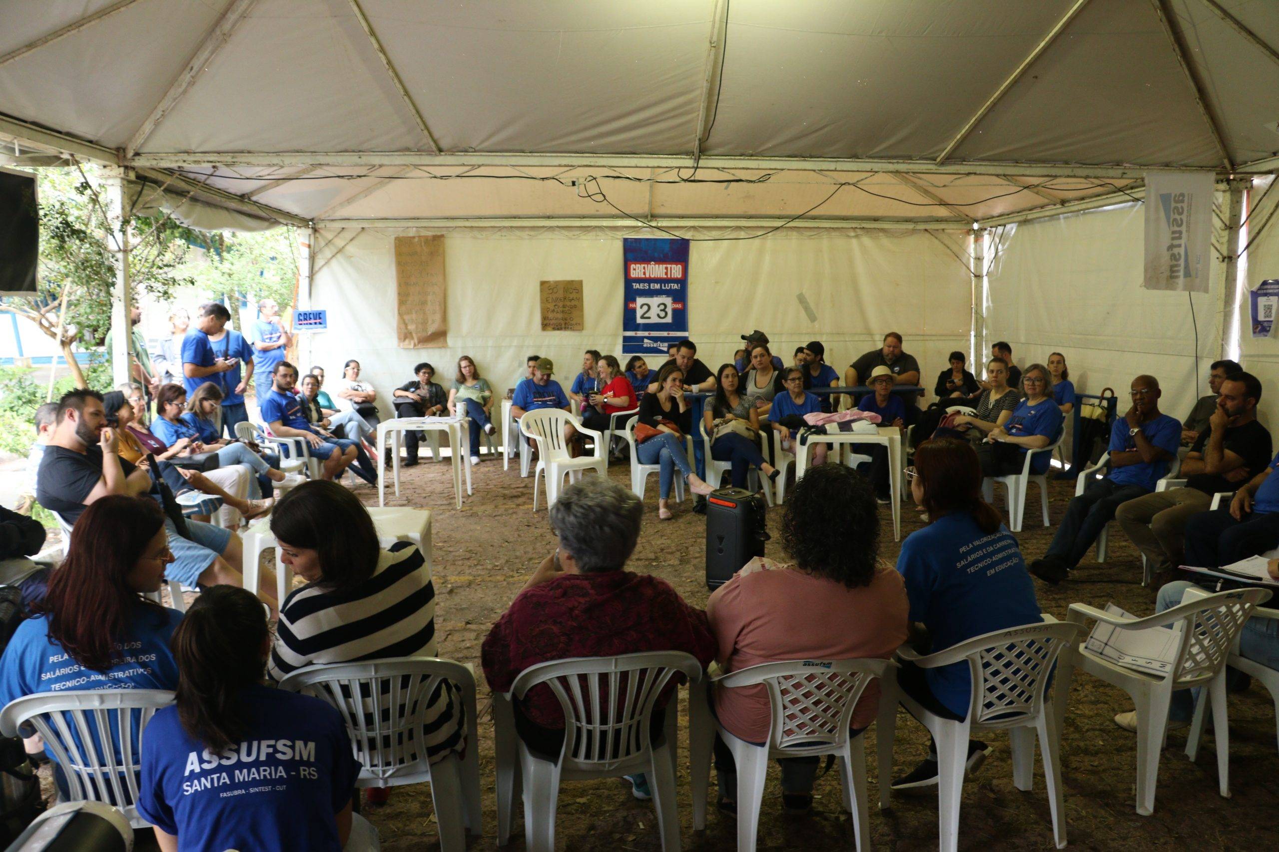 23° dia de greve: Comando Local define agenda de mobilização para a próxima semana e discute caravana à Brasília