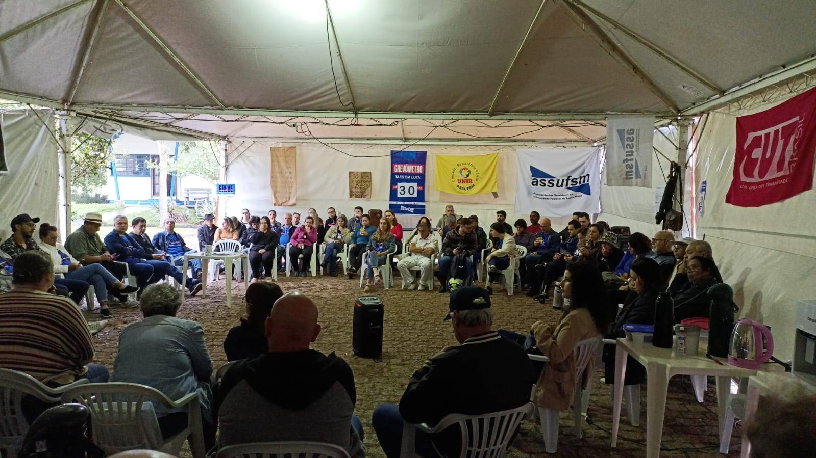 30° dia de greve: Comando Local encaminha ações para próxima semana; Caravaneiros(as) se reúnem para acertar detalhes da viagem à Brasília
