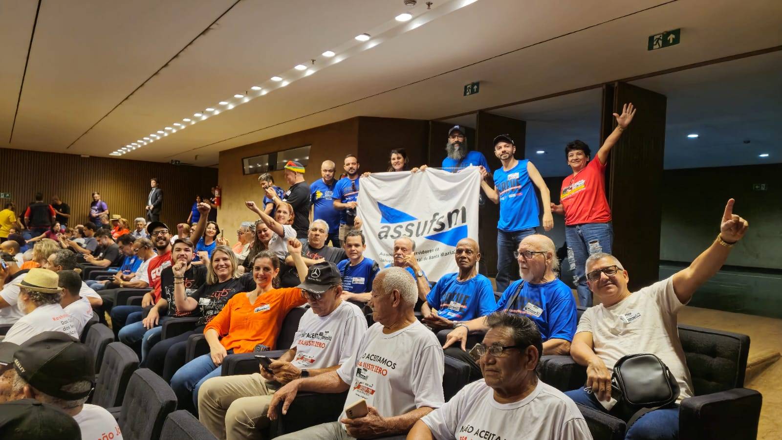 Jornada de Lutas e Marcha à Brasília: Caravaneiros(as) da Assufsm participam de Audiência Pública na Câmara dos Deputados