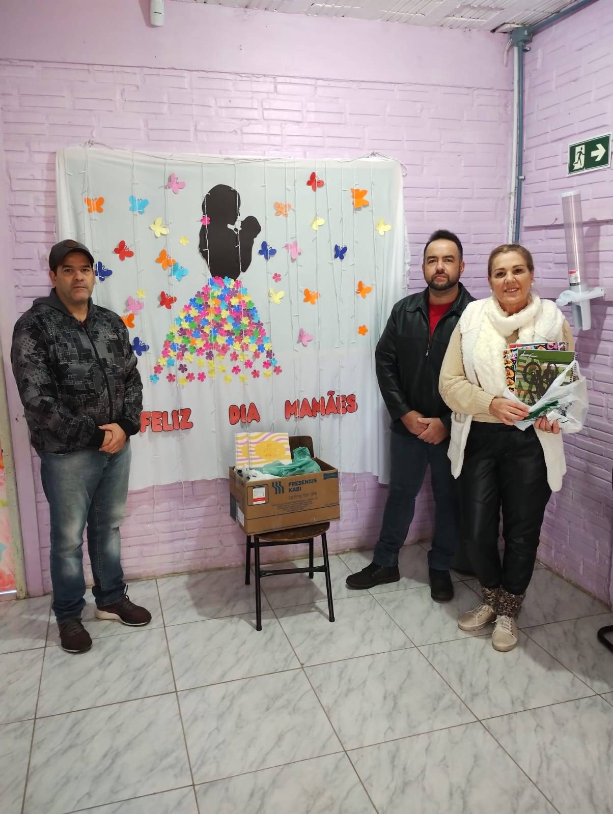 CLG arrecada materiais escolares em Assembleia e realiza doação à escola municipal