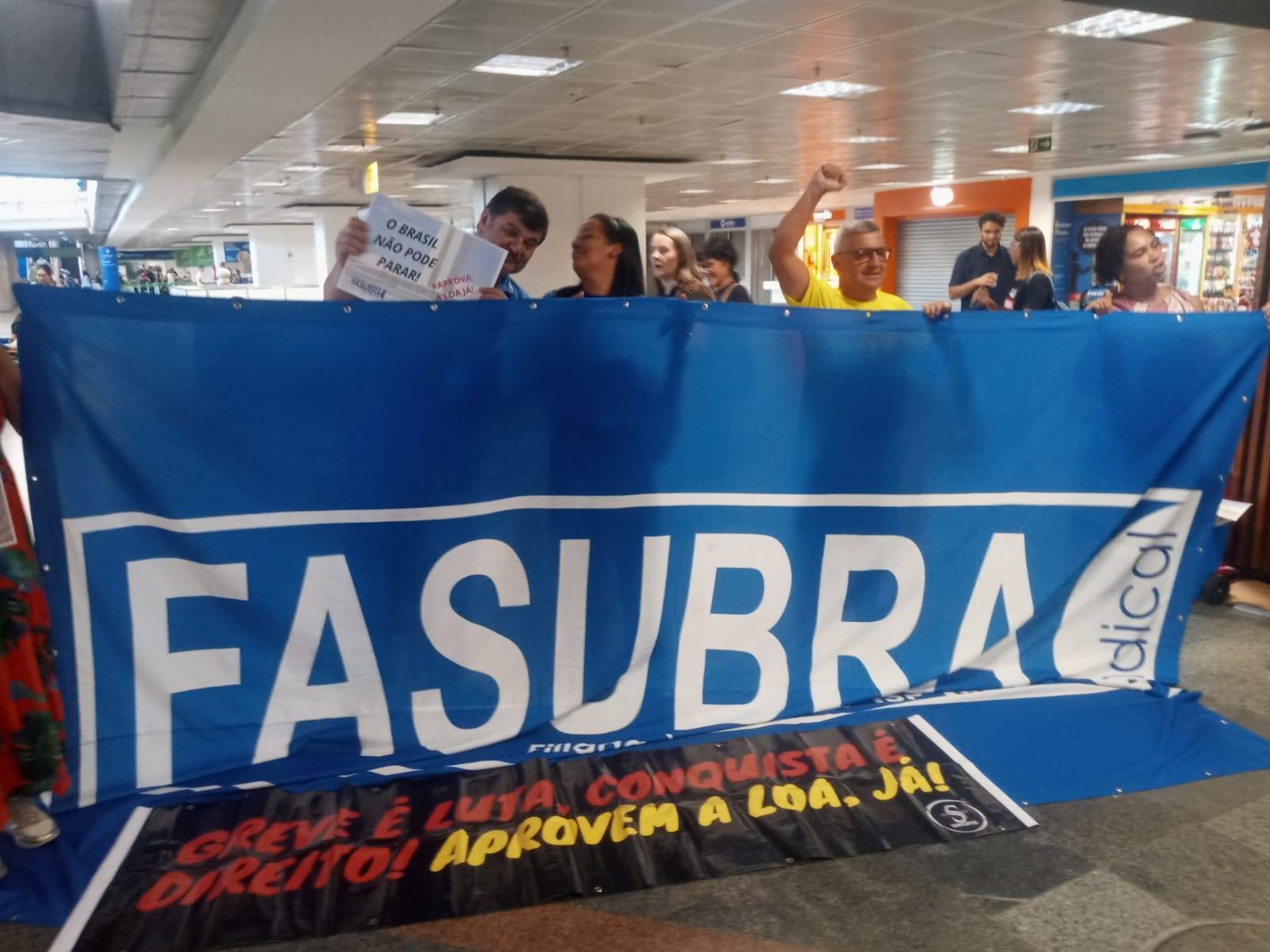 Delegação da Assufsm realiza atos de mobilização em Brasília nessa terça (18)