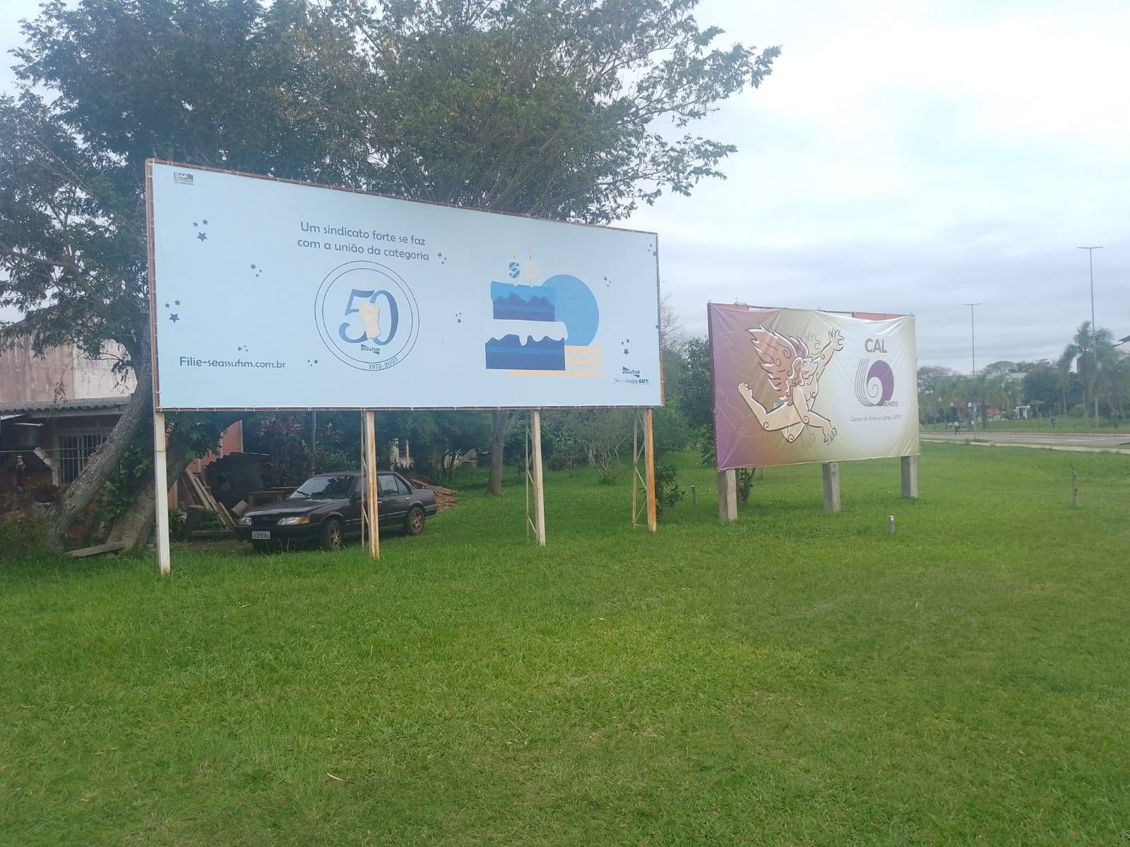 Assufsm instala outdoor sobre seu 50° aniversário, na rótula da Avenida Roraima