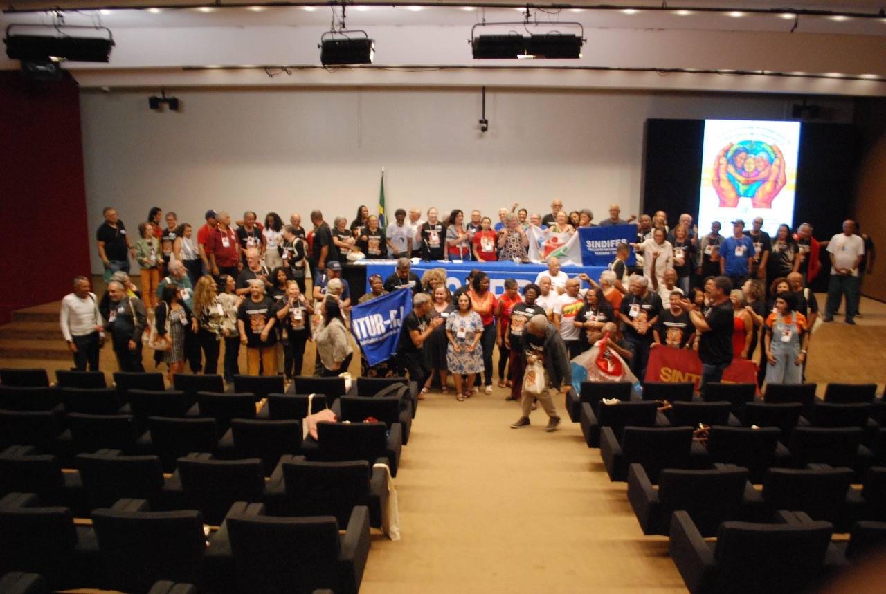Encerramento do XII Encontro Nacional de Aposentados(as), Aposentandos(as) e Pensionistas da FASUBRA destaca saúde, sexualidade e avanços nas pautas políticas