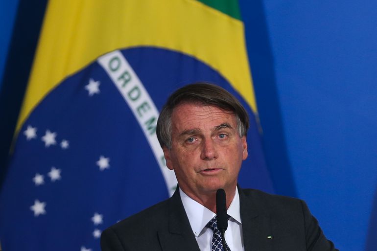 Estudo mostra como Bolsonaro persegue Servidores(as) Públicos(as)