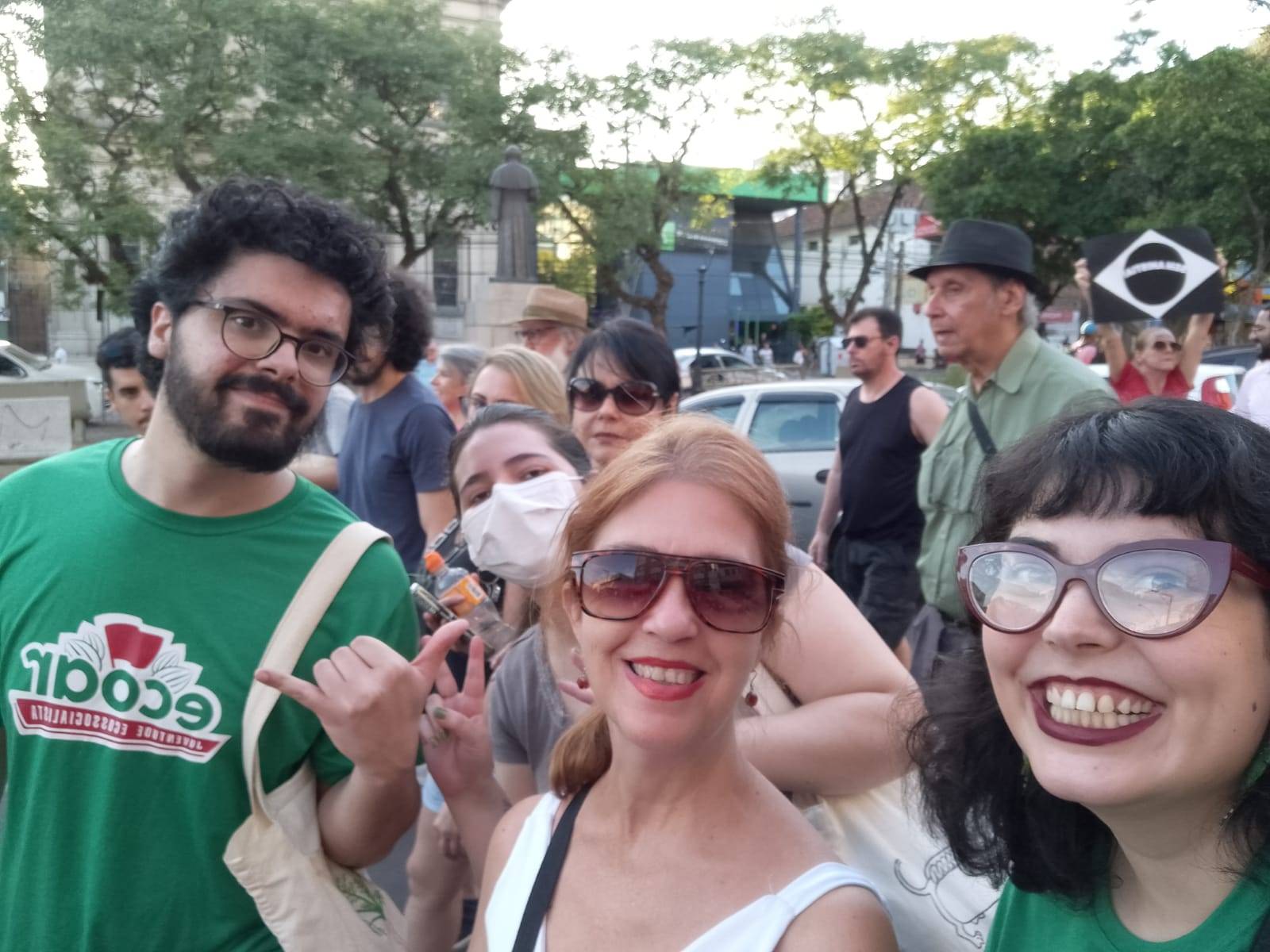 Ato pela democracia e contra ações golpistas toma as ruas de Santa Maria