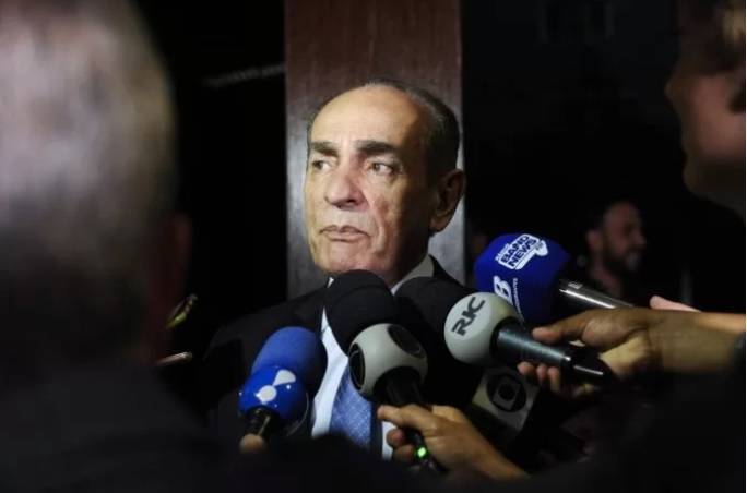 Relator do orçamento promete esforço para equacionar reajuste a servidores(as)